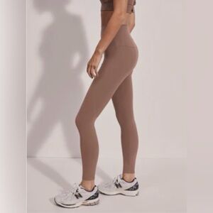 FreeSoft High-Rise Legging 25 Taupe Stone